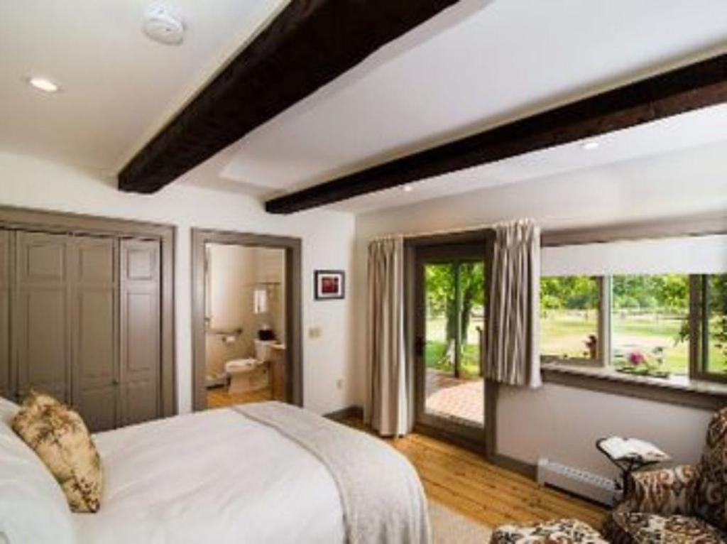 Bark Eater Inn Keene Экстерьер фото