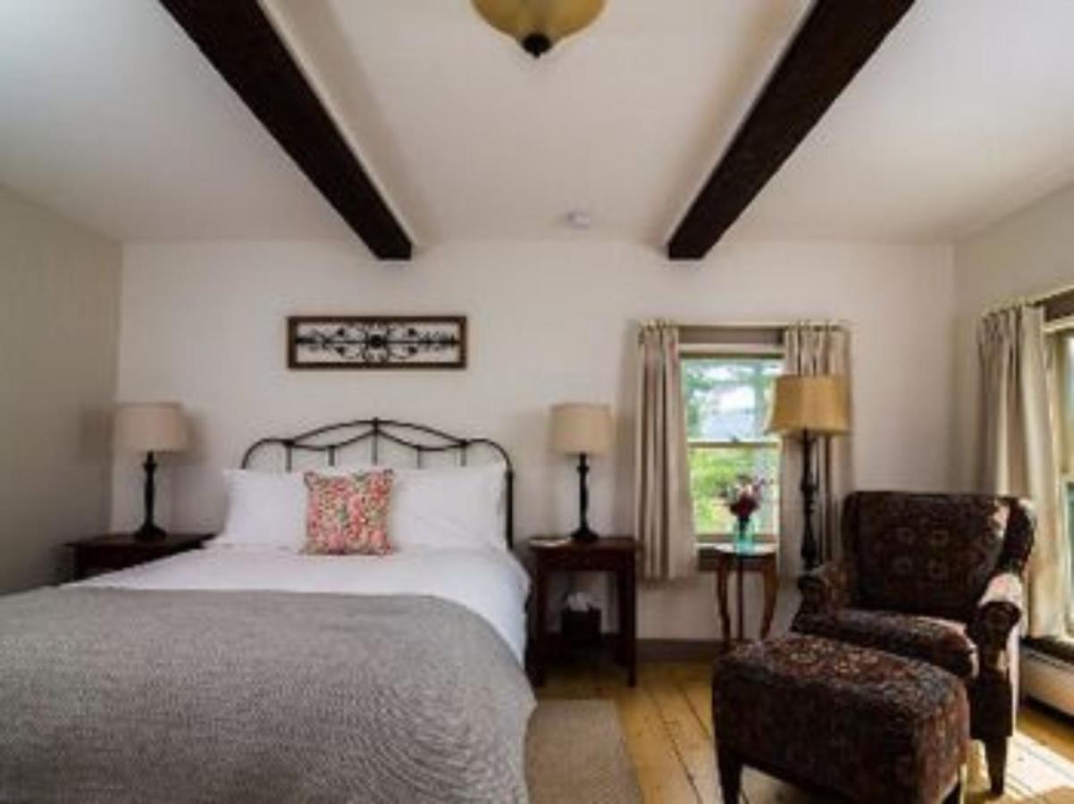 Bark Eater Inn Keene Экстерьер фото