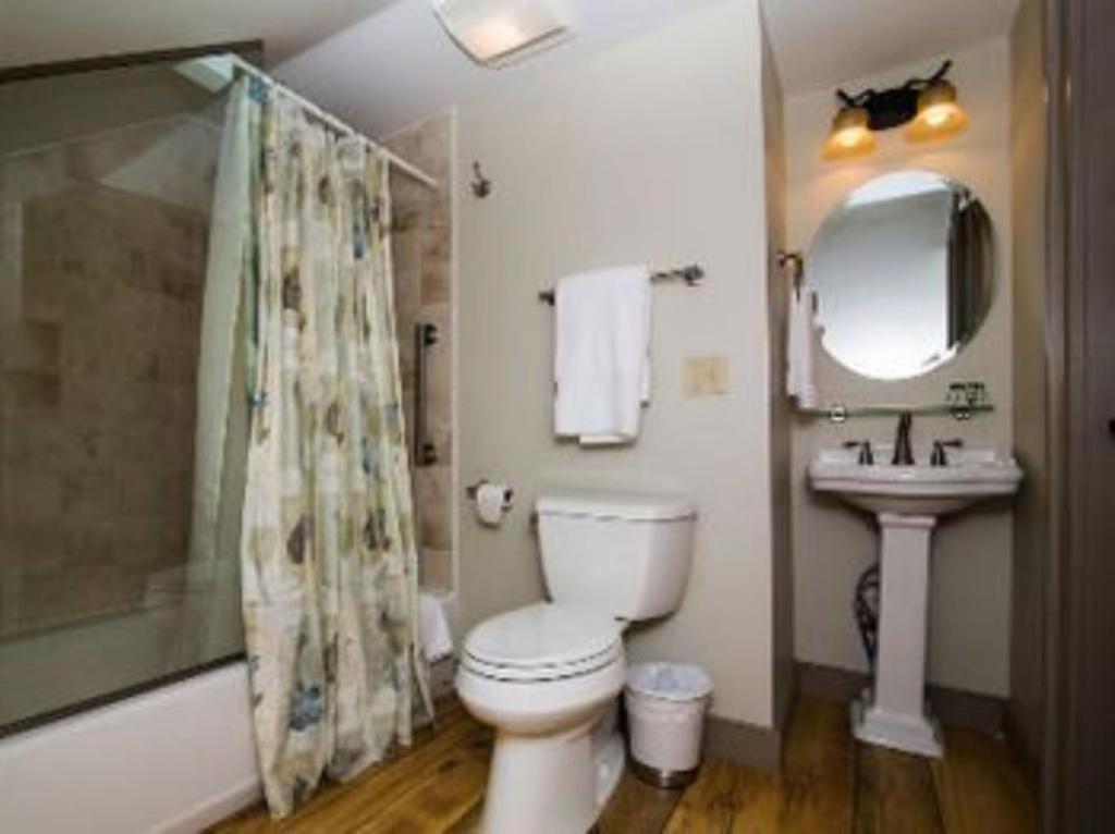 Bark Eater Inn Keene Экстерьер фото